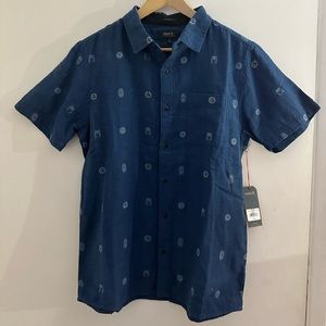 Men’s Roark button up in medium and indigo blue